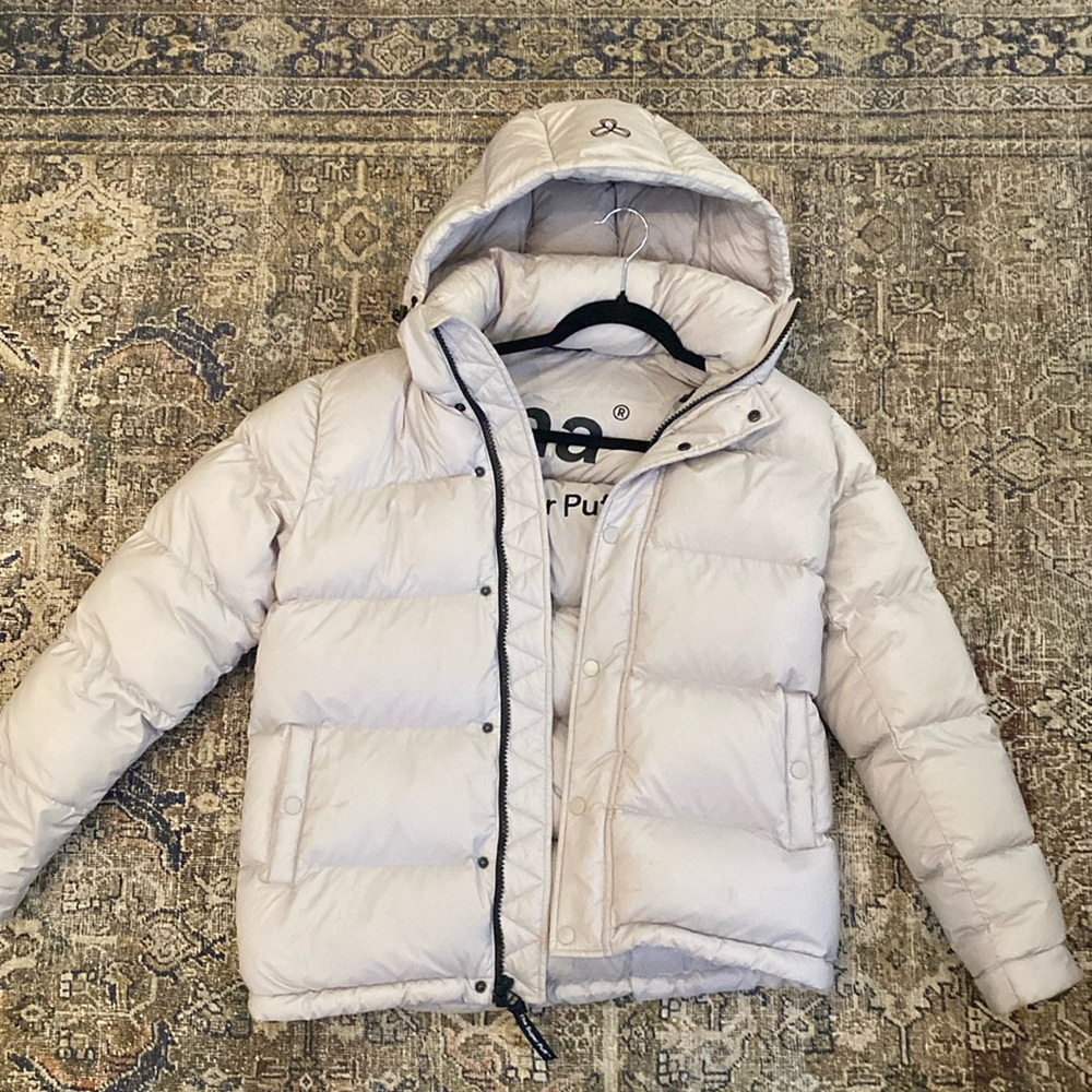 Aritzia TNA SuperPuff